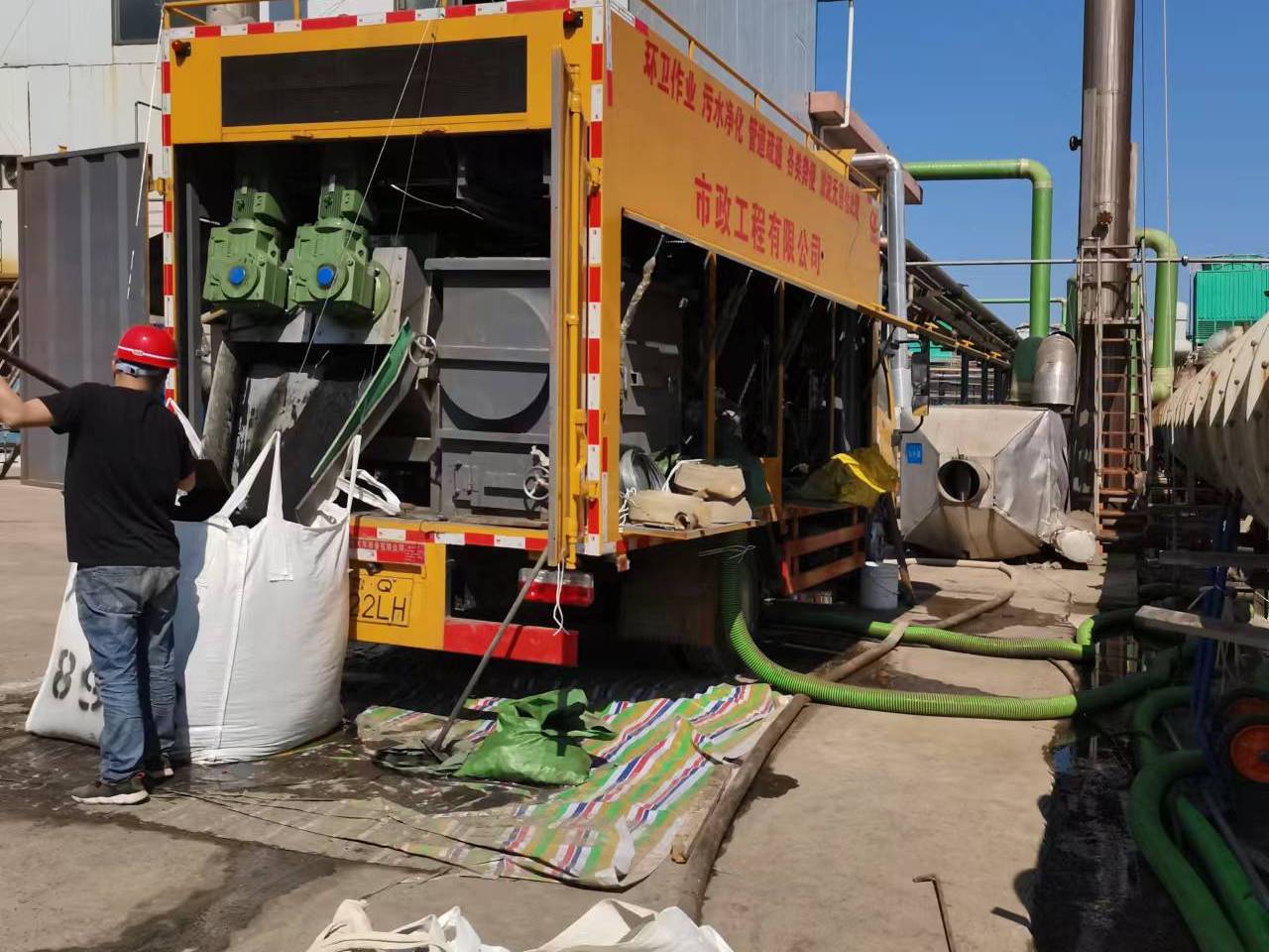 峡江淤泥压干处理